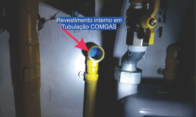 Foto demonstrando teste de sabão e scanner de vazamento